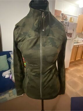Lululemon define camo jacket